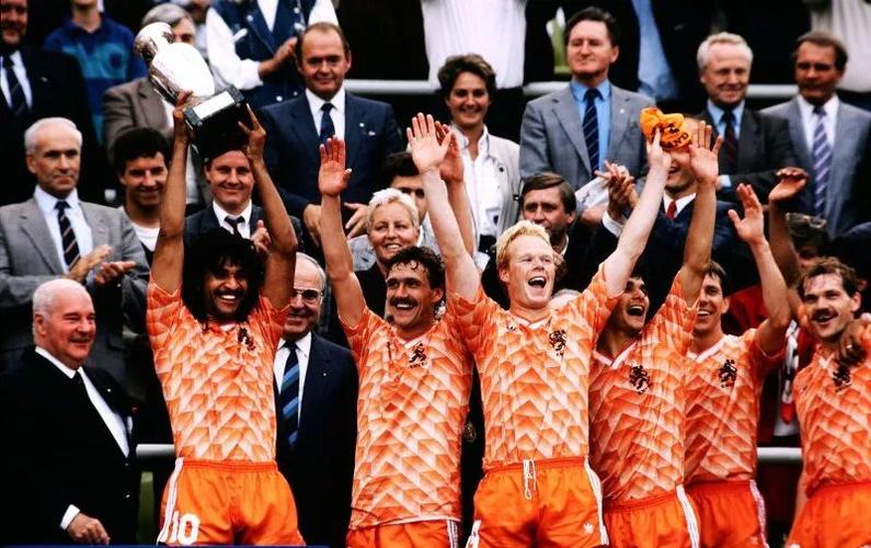 88欧洲杯荷兰历程（88年欧洲杯荷兰纪录片）