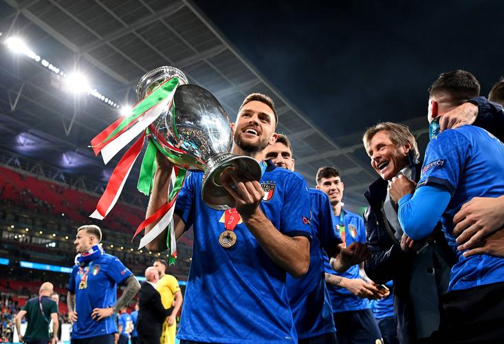 意大利欧洲杯摘冠（意大利欧洲杯夺冠热门）
