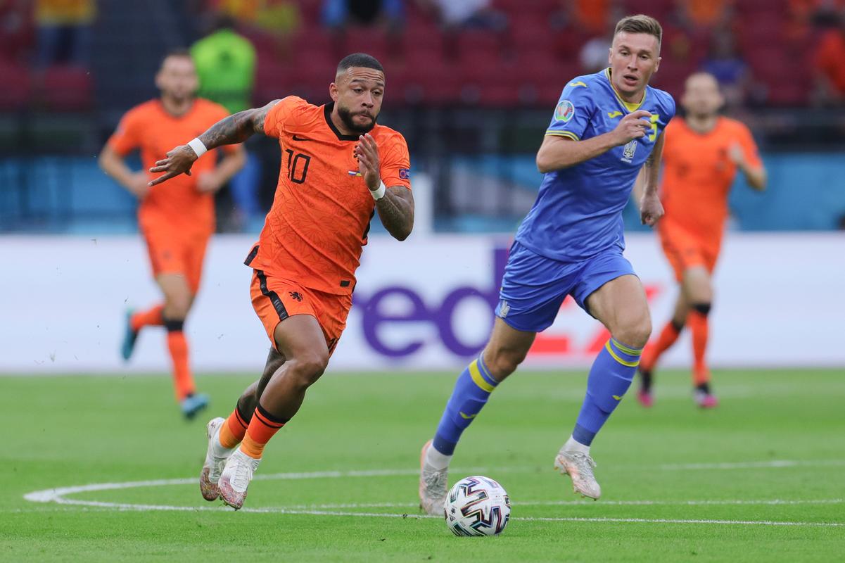 欧洲杯荷兰打乌克兰（欧洲杯荷兰打乌克兰视频回放）