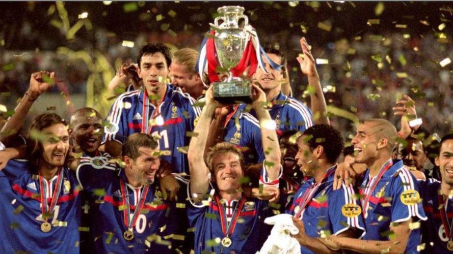 2000欧洲杯决赛阵容（2000欧洲杯决赛最佳球员）