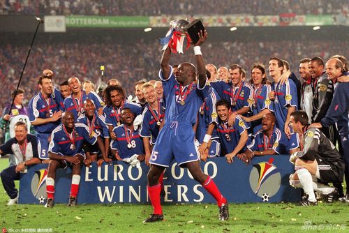 96年欧洲杯颁奖（1996年欧洲杯冠军）