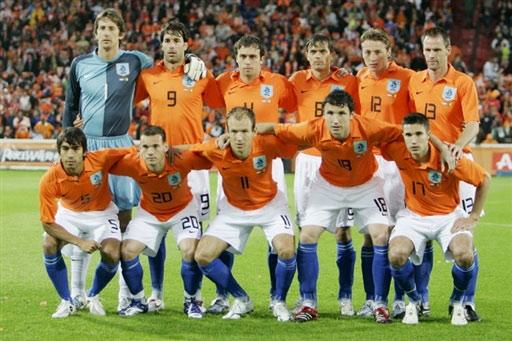 荷兰76年欧洲杯（荷兰2016欧洲杯成绩）